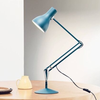 Levné svítidlo od značky Anglepoise modrá Hliník
