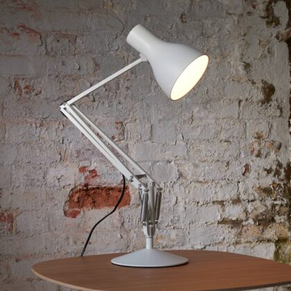 Levné svítidlo od značky Anglepoise alpská bílá hliník