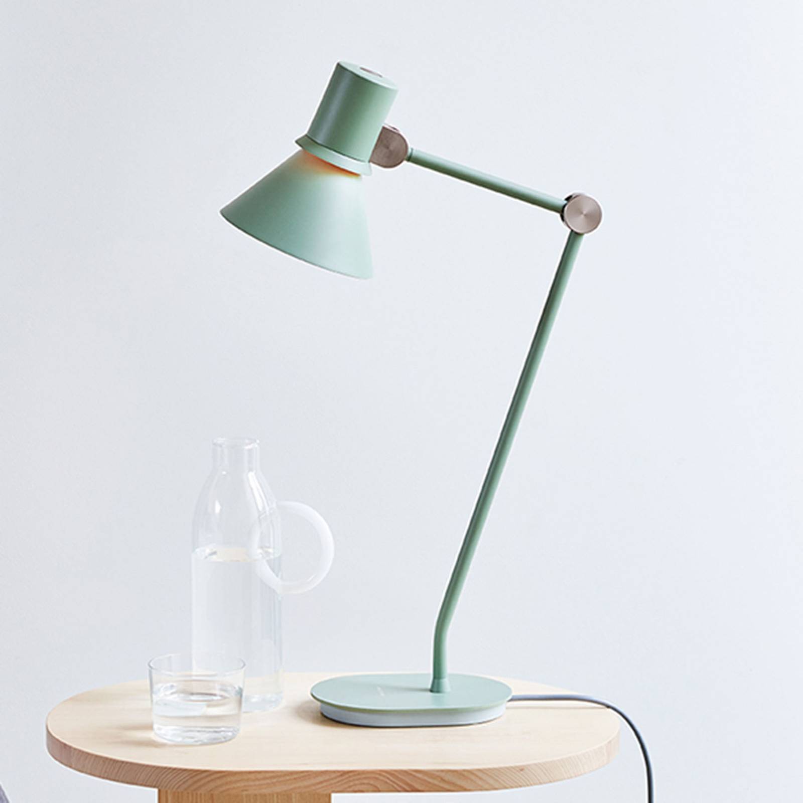 Levné světlo Anglepoise Type 80 stolní lampa Levné svítidlo od značky Anglepoise světle zelená železo/ocel/hliník