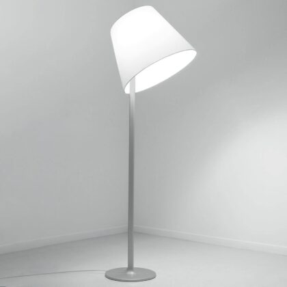 Levné svítidlo od značky Artemide šedá/hliník hliník/zamak/hedvábný satén/plast