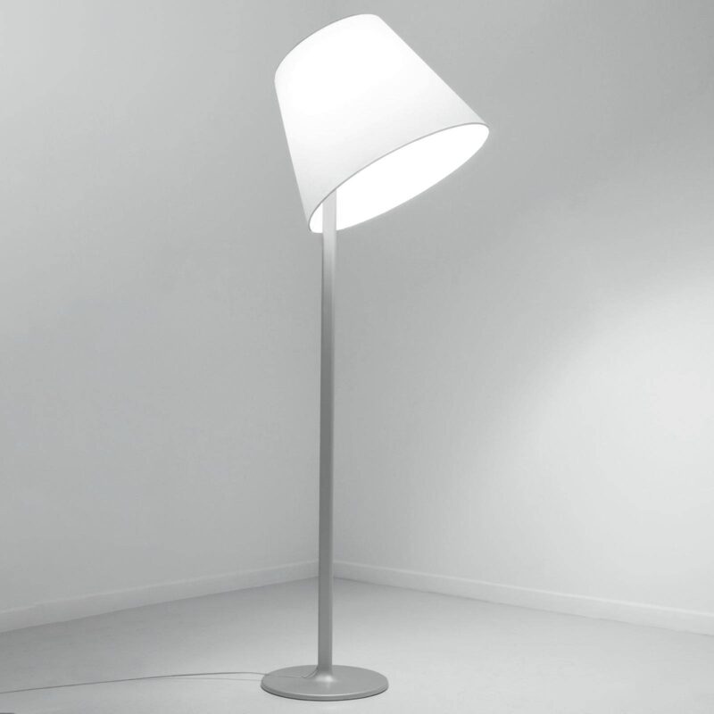 Levné svítidlo od značky Artemide šedá/hliník hliník/zamak/hedvábný satén/plast