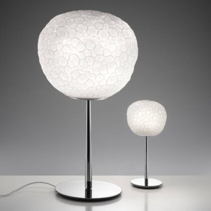 Levné svítidlo od značky Artemide bílé sklo/plast/ocel
