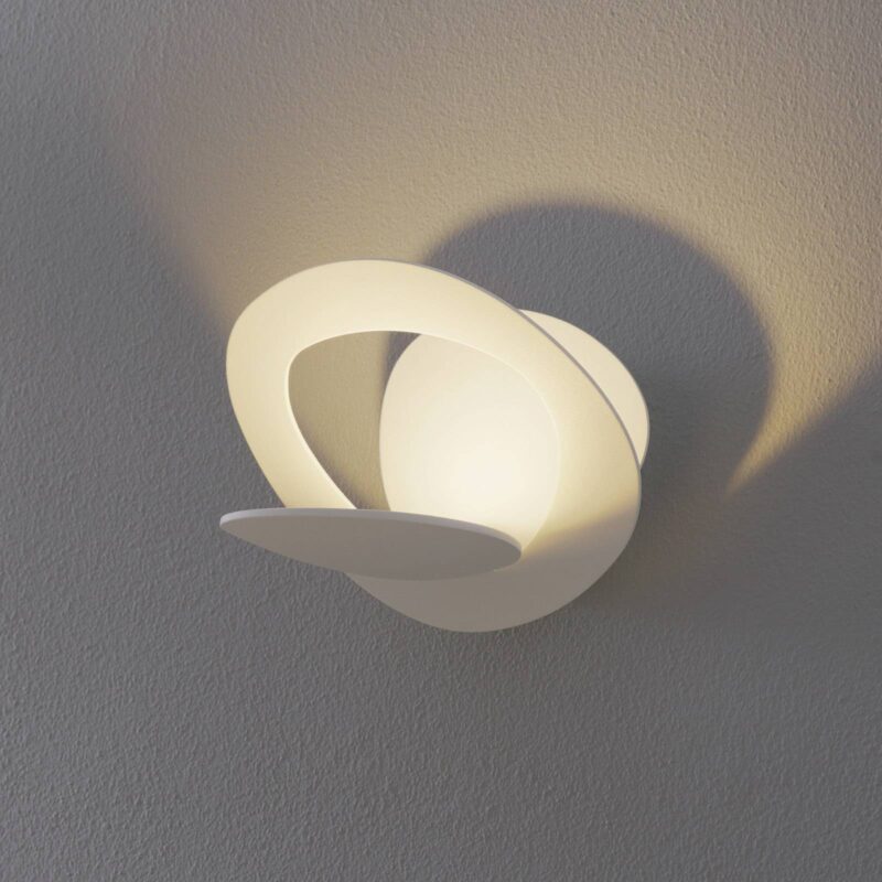 Levné svítidlo od značky Artemide bílá hliník
