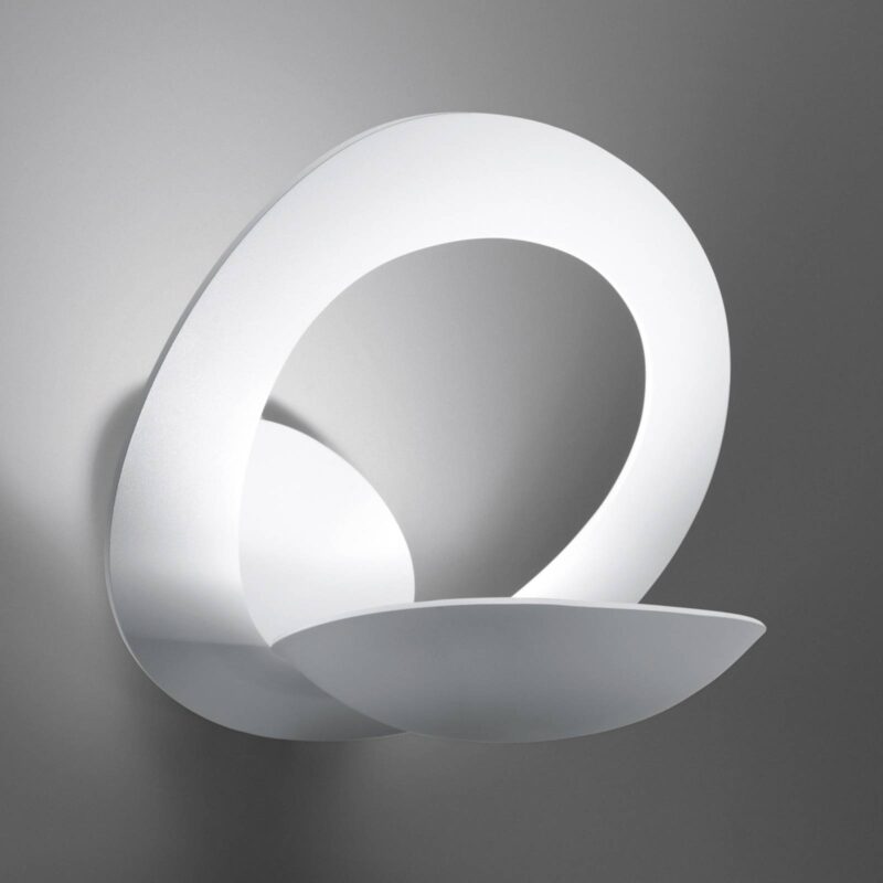 Levné svítidlo od značky Artemide bílá hliník