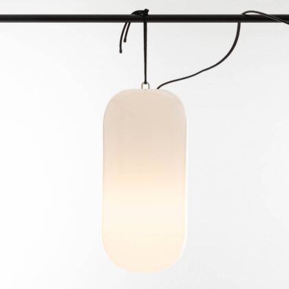 Levné svítidlo od značky Artemide černá