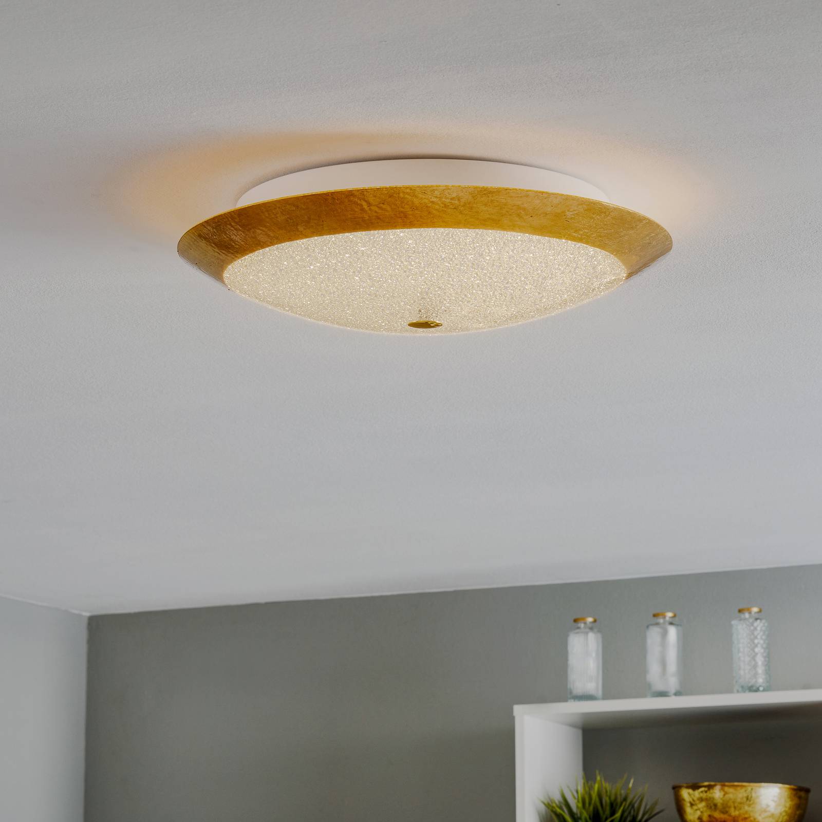Levné světlo BANKAMP Classic LED stropní svítidlo Ø42cm Levné svítidlo od značky BANKAMP opál strukturovaný/lístkové zlato křišťálové sklo/železo