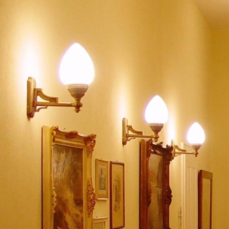 Levné svítidlo od značky Berliner Messinglampen opálově bílá/mosaz ručně foukané sklo/mosaz