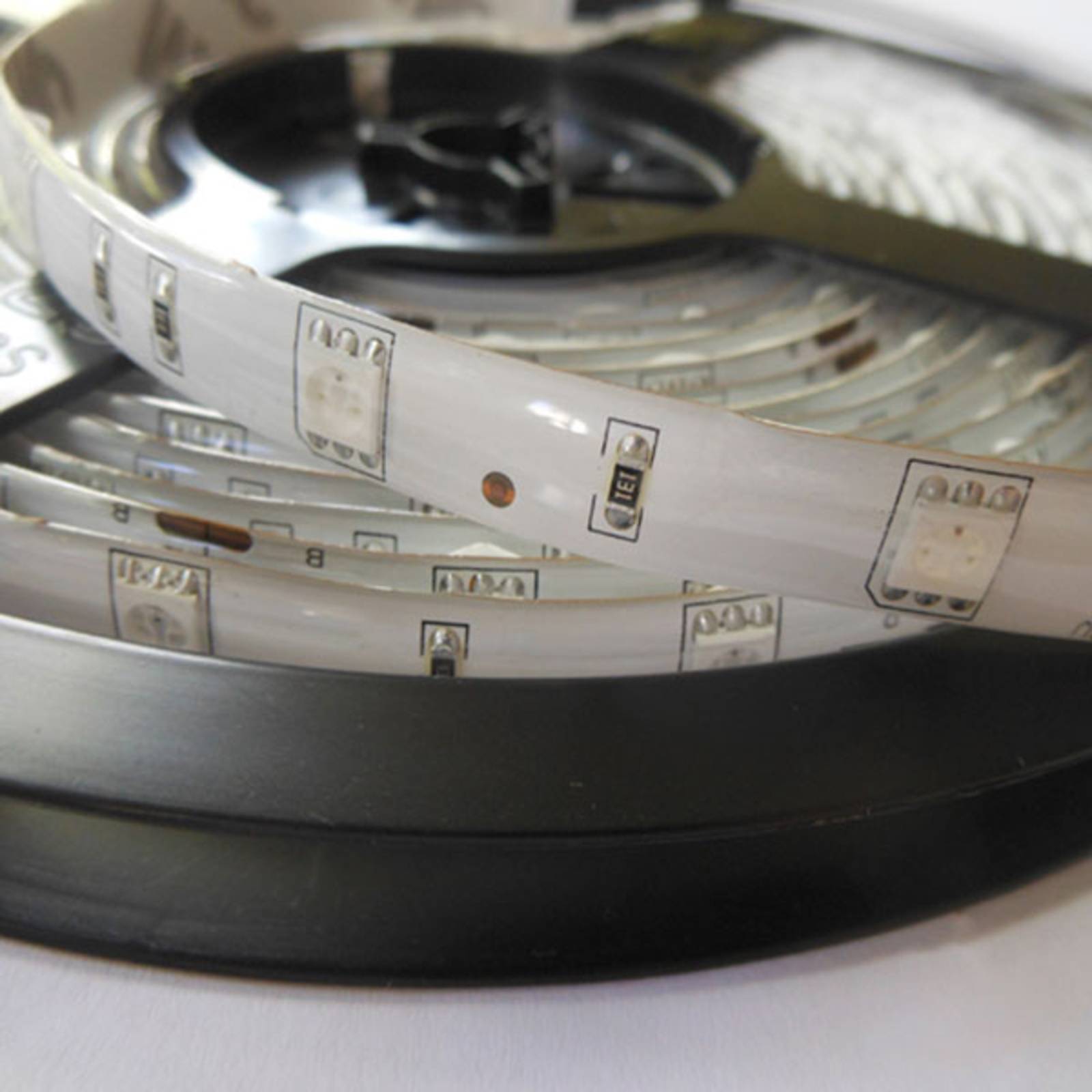 Levné světlo Bioledex LED pásek SMD-RGBW-183 5 m Levné svítidlo od značky Bioledex bílý plast