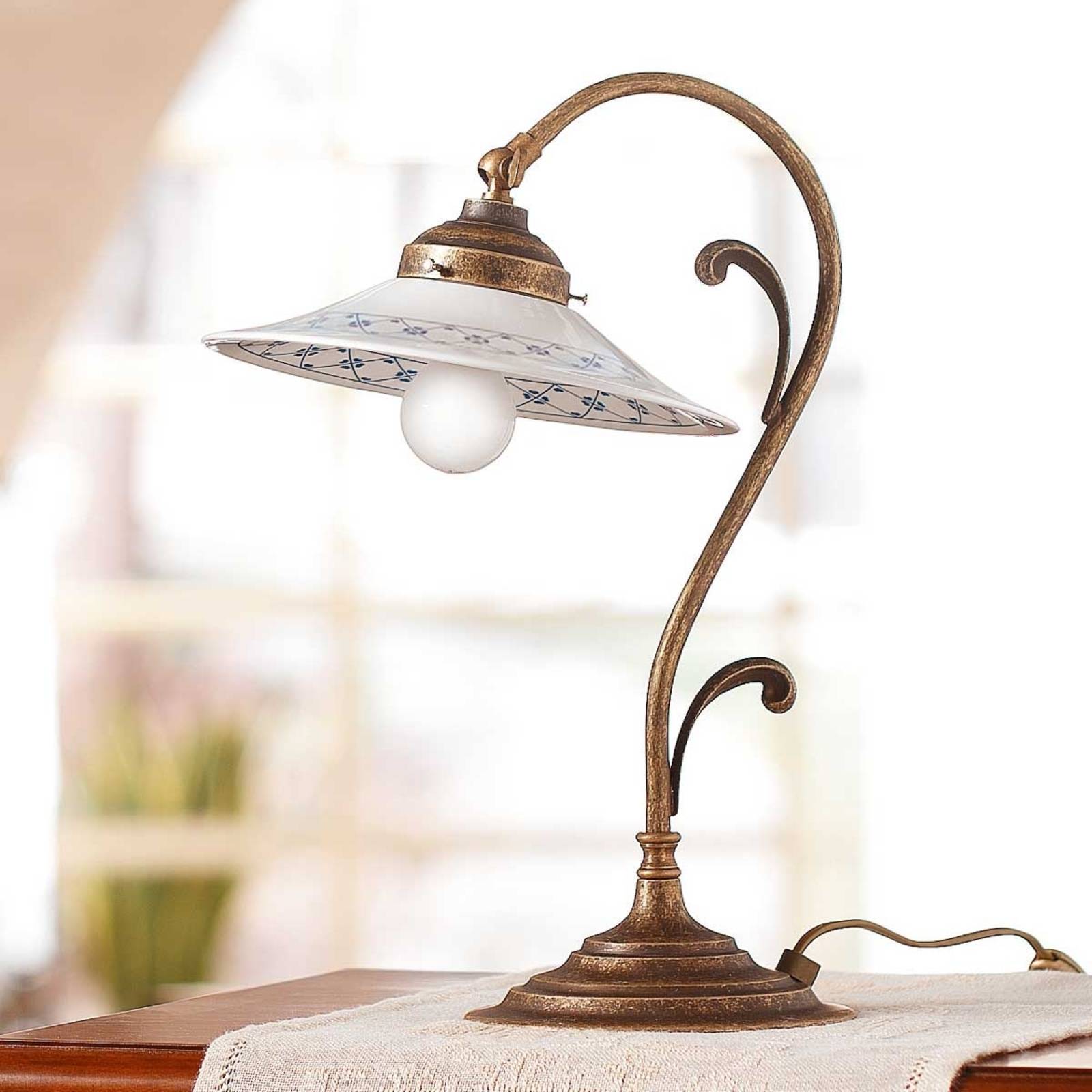 Levné světlo Ceramiche Ozdobná stolní lampa ORLO Levné svítidlo od značky Ceramiche bílá/modrá/bronzová keramika/kov