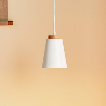 Levné svítidlo od značky EMIBIG LIGHTING bílá/světlé dřevo ocel/dřevo