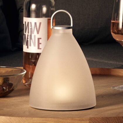 Levné svítidlo od značky Eva Solo satinovaný/hliník Matné sklo/práškově lakovaný hliník/plast