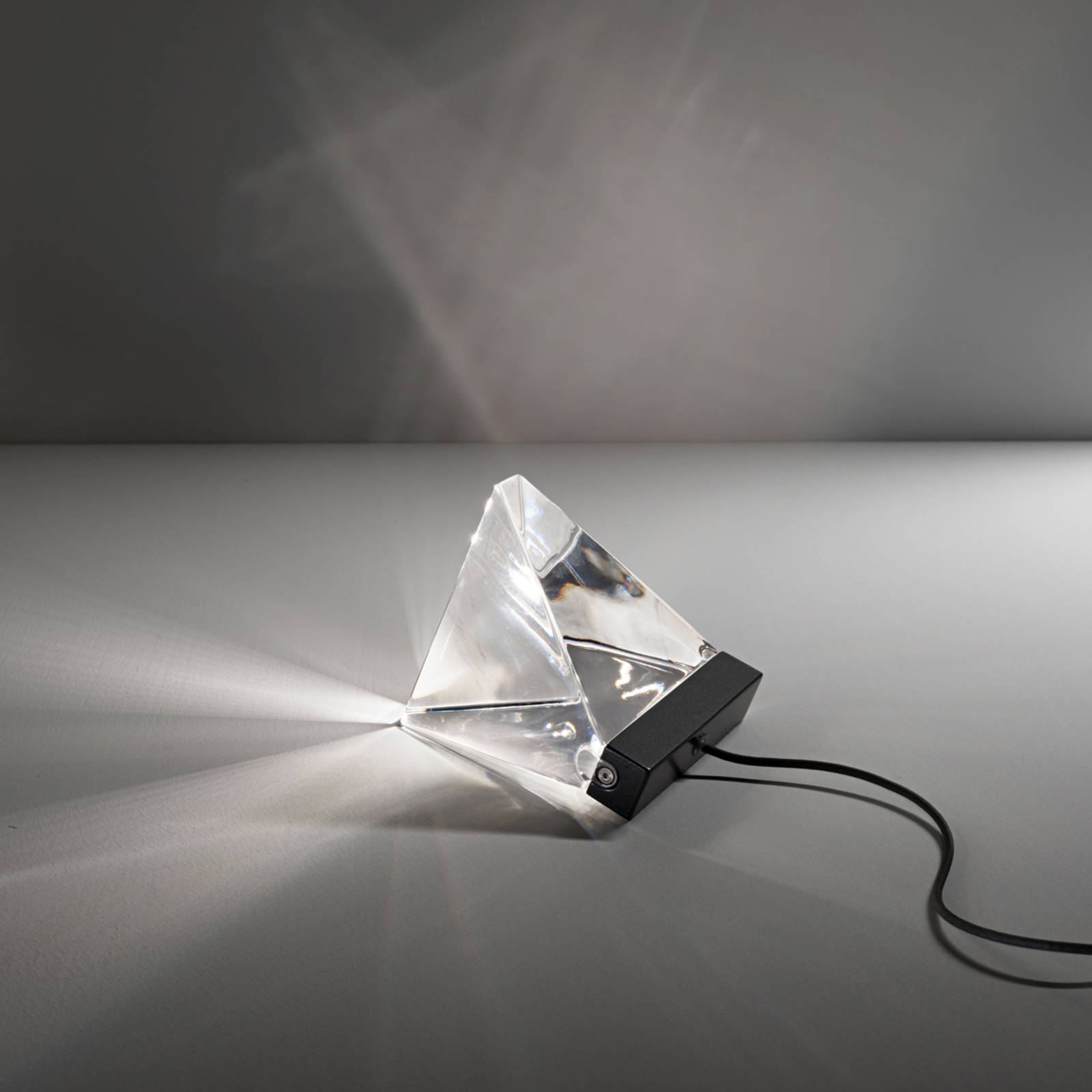 Levné světlo Fabbian Tripla stolní lampa LED křišťál antracit Levné svítidlo od značky Fabbian čirá kov/křišťálové sklo