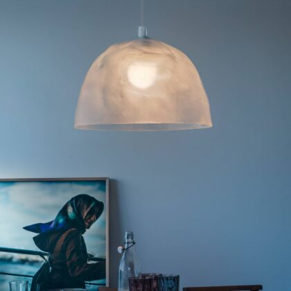 Levné svítidlo od značky Foscarini bílá plast tvarovaný a lakovaný