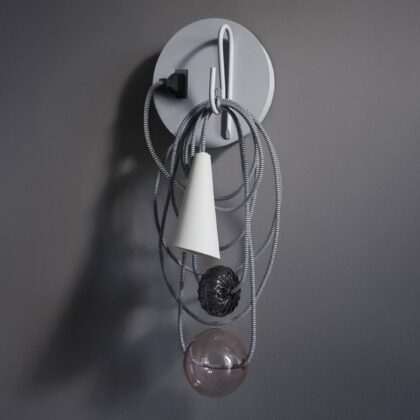 Levné svítidlo od značky Foscarini šedá/bílá/transparentní porcelán/foukané sklo/lakovaný kov/textil