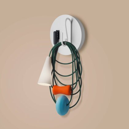Levné svítidlo od značky Foscarini bílá/tmavě zelená/oranžová/světle modrá porcelán/foukané sklo/lakovaný kov/textil