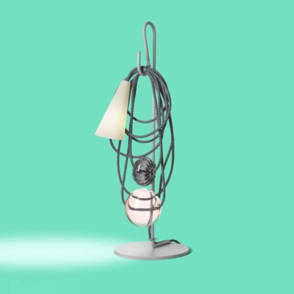 Levné svítidlo od značky Foscarini šedá/bílá/transparentní porcelán/foukané sklo/lakovaný kov/textil