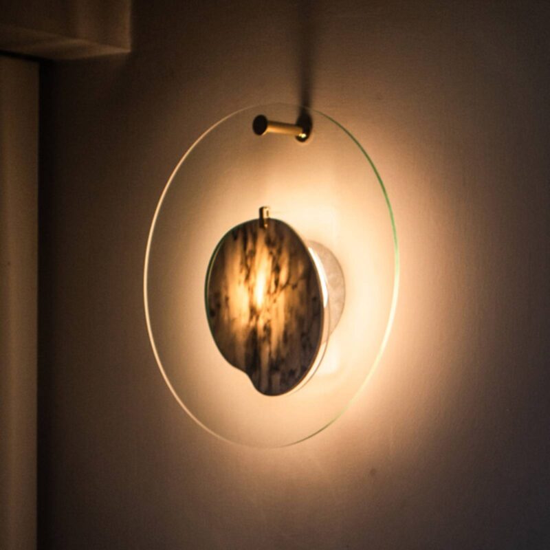 Levné svítidlo od značky Foscarini bílá/transparentní-světle modrá PMMA/mramor/hliník/mosaz
