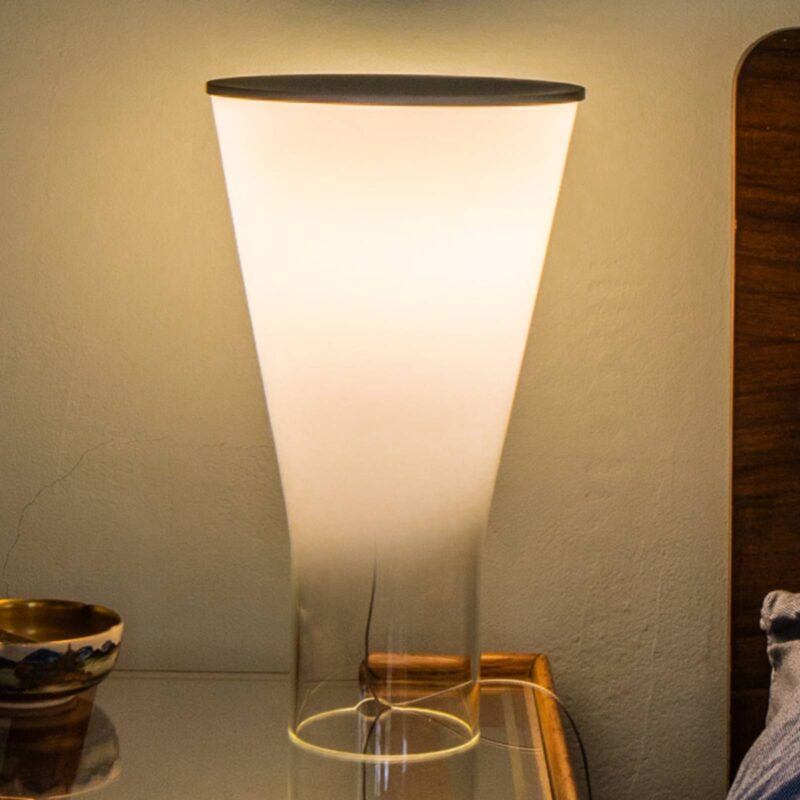 Levné svítidlo od značky Foscarini bílý/průhledný/hliníkový Sklo foukané do úst/plast/hliník