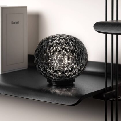 Levné svítidlo od značky Kartell kouřově šedá termoplastický technopolymer/PMMA