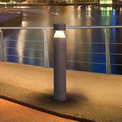 Levné svítidlo od značky LEDS-C4 cement/bílá opálová matná cement/polykarbonát
