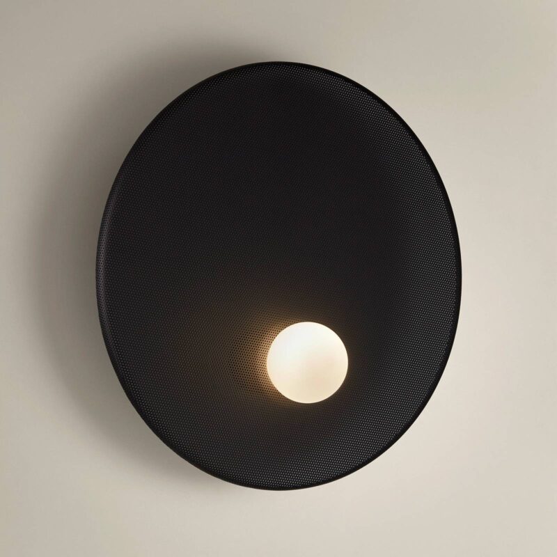 Levné svítidlo od značky LEDS-C4 černá metalíza/opálová hliník/ocel/sklo