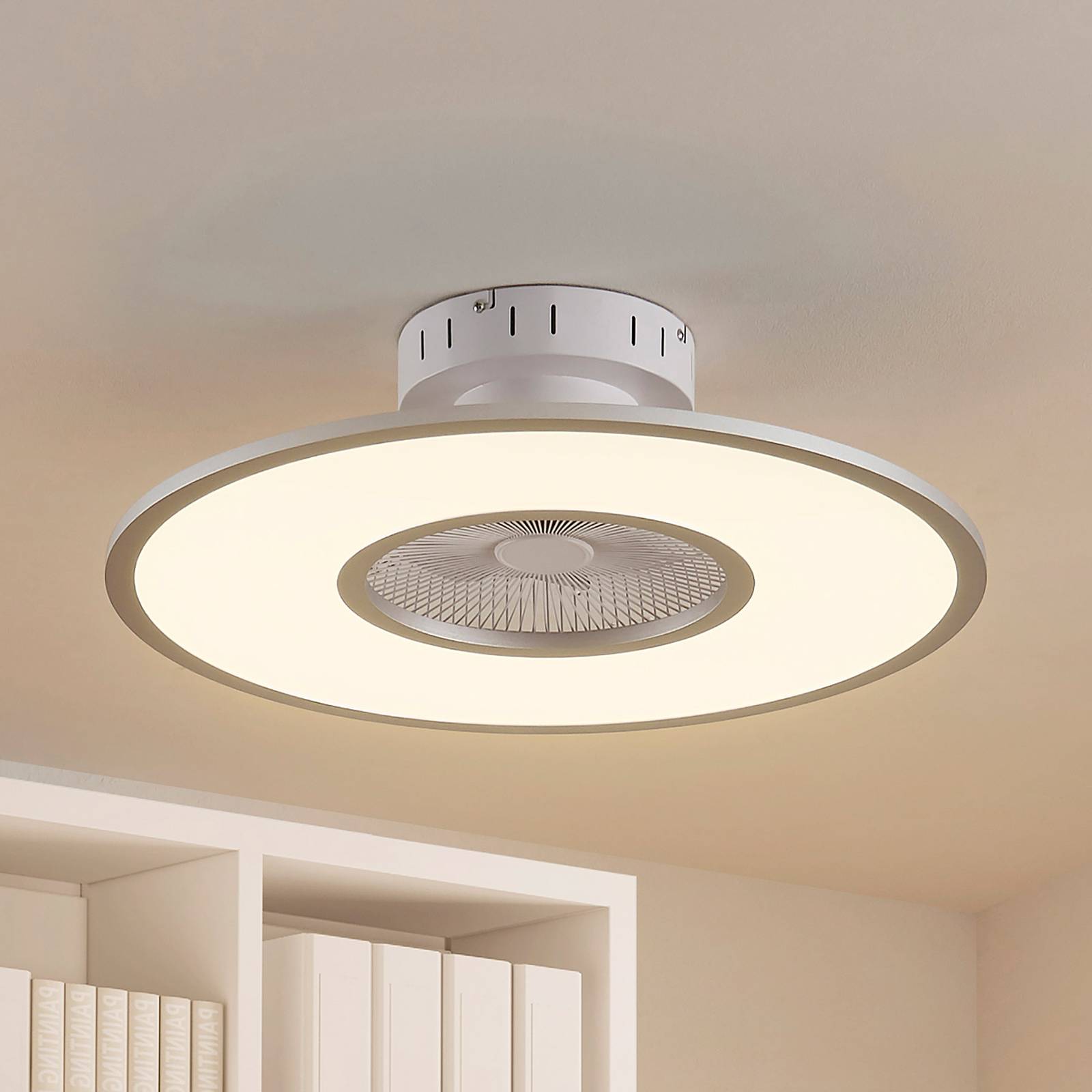 Levné světlo Lindby LED stropní ventilátor Romea Levné svítidlo od značky Lindby bílá/stříbrná Hliník/železo/plast