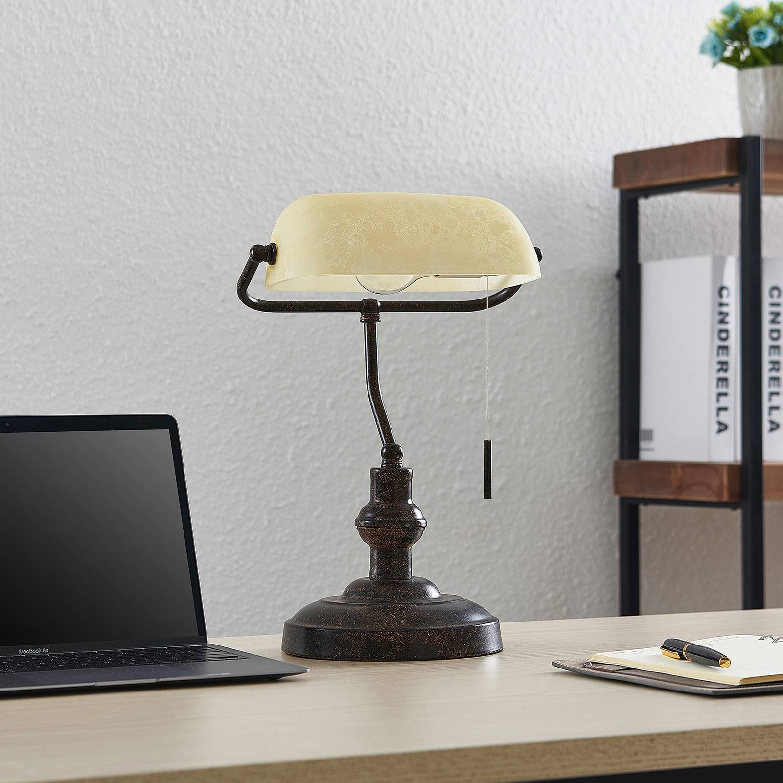 stolní lampa
