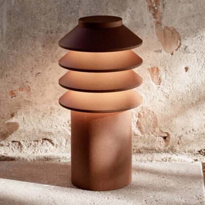 Levné svítidlo od značky Louis Poulsen corten Hliník/polykarbonát