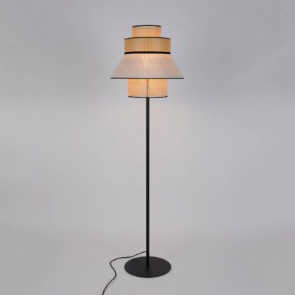 Levné svítidlo od značky MARKET SET písková/medová/světlé dřevo/černá kov/textil/ratan