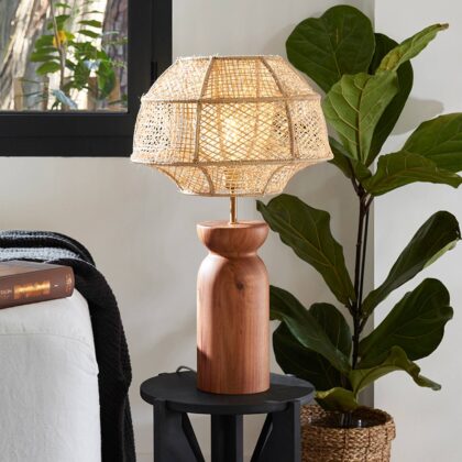 Levné svítidlo od značky MARKET SET přírodní béžová/tmavé dřevo palmová vlákna (rafia)/dřevo/textil