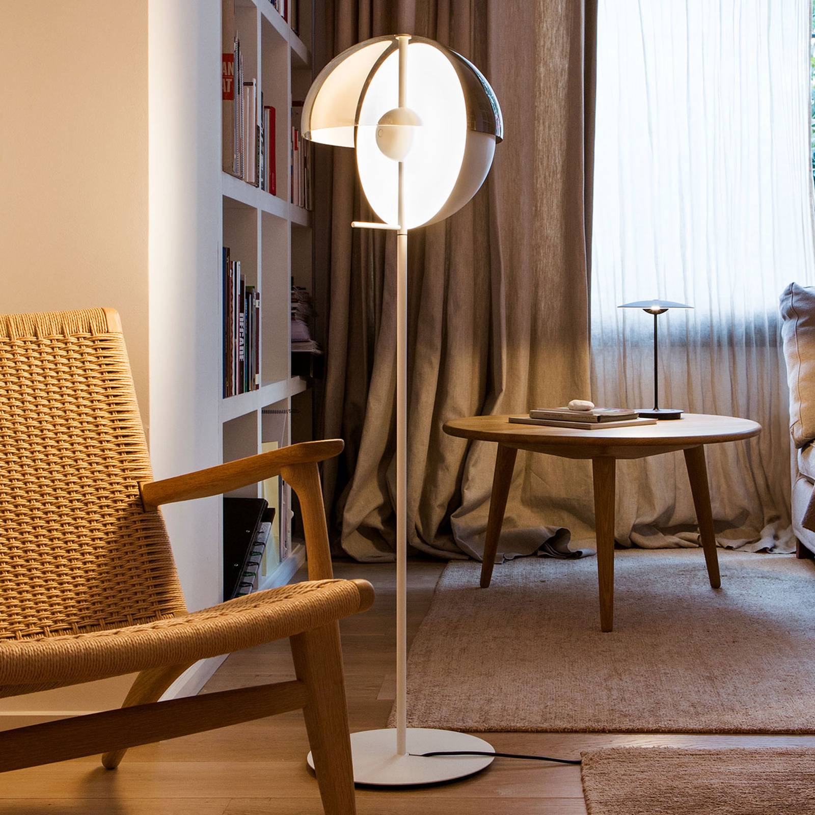 Levné světlo Marset MARSET Theia P LED stojací lampa 116 Levné svítidlo od značky Marset bílá/hnědá železo/hliník/metakrylát