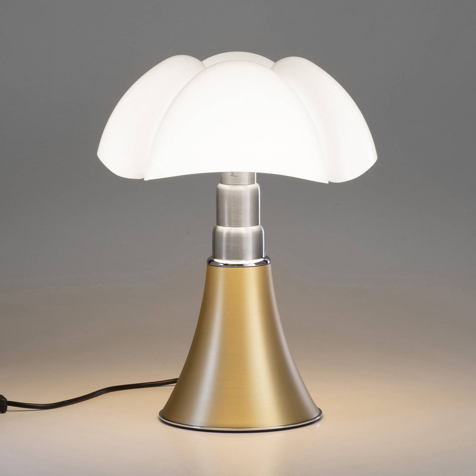 Levné světlo Martinelli Luce Minipipistrello stolní lampa mosaz Levné svítidlo od značky Martinelli Luce mosaz satinovaná/nerezová ocel satinovaná/opálový bílý ušlechtilá ocel/metakrylát