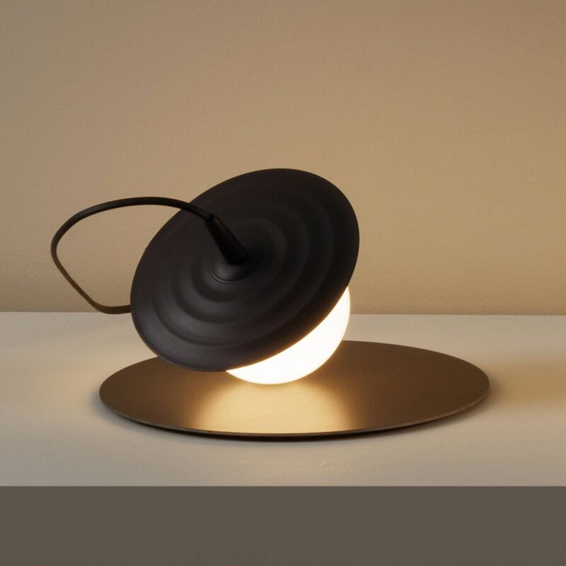 Levné svítidlo od značky Milan Iluminación antracit (RAL 7016)/opálová hliník/ocel/sklo