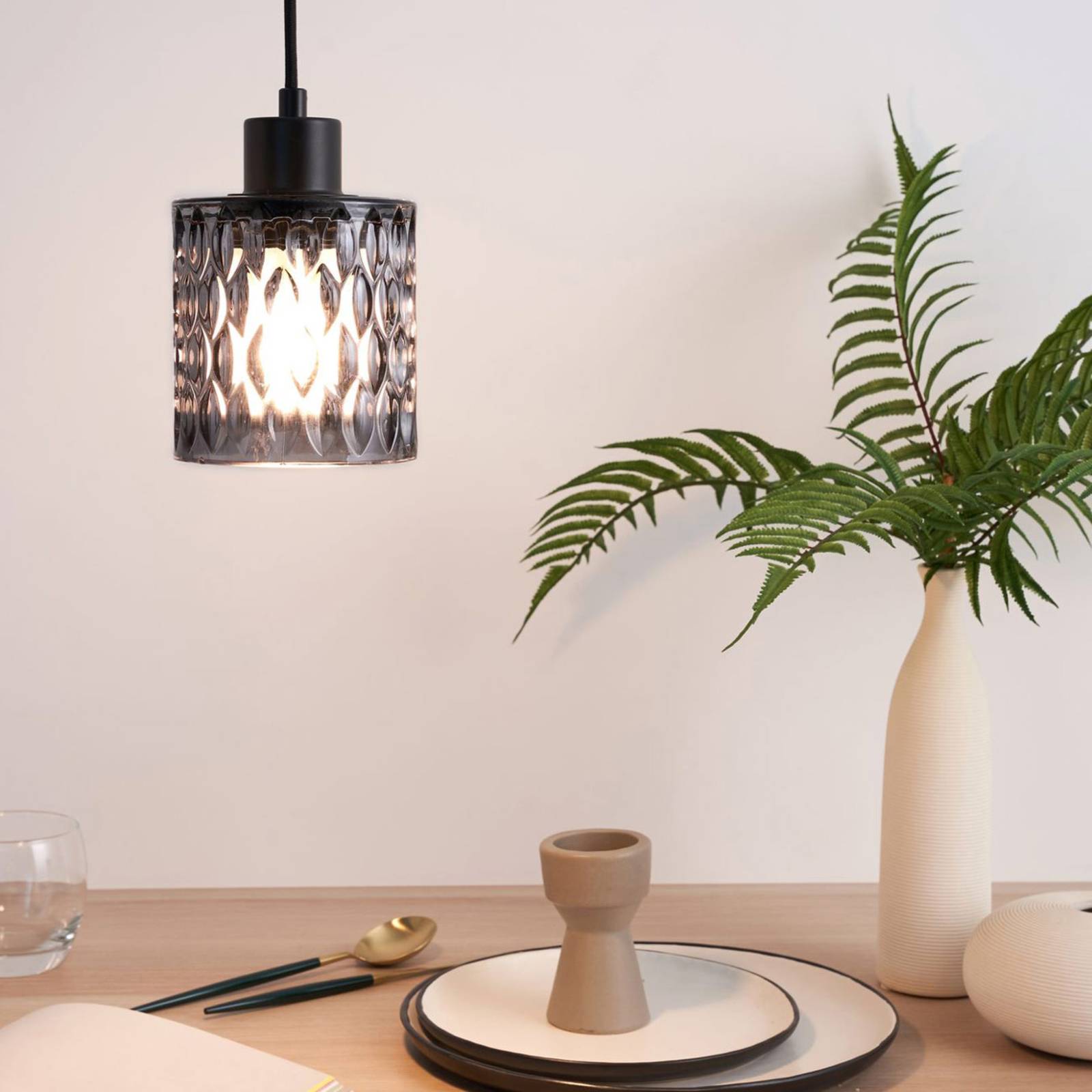Levné světlo Pauleen Závěsná lampa Gleaming Magic s kouřovým sklem Levné svítidlo od značky Pauleen kouřově šedá Sklo