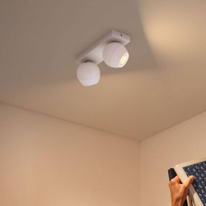 Levné svítidlo od značky Philips Hue bílé kov