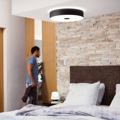 Levné svítidlo od značky Philips Hue černá/bílá kov/sklo/plast