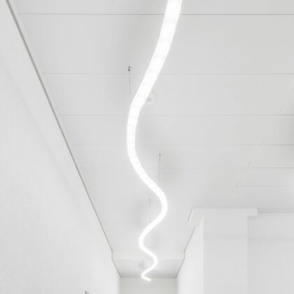 Levné svítidlo od značky Regent Lighting stříbrný/opálový hliník/plast