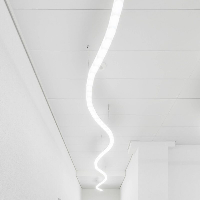 Levné svítidlo od značky Regent Lighting stříbrný/opálový hliník/plast