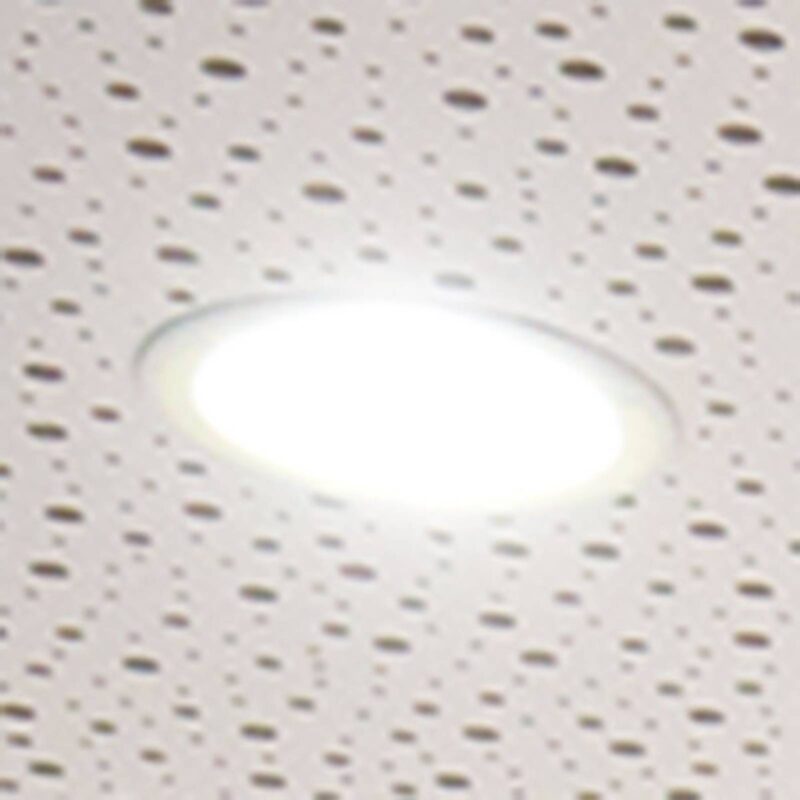 Levné svítidlo od značky Regiolux bílé plast/hliník