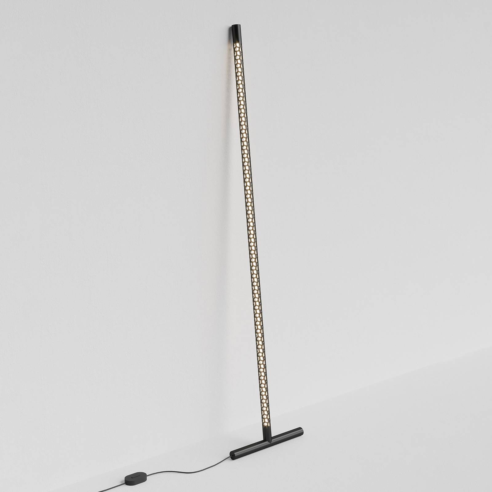 Levné světlo Rotaliana Squiggle F1 LED stojací lampa černá Levné svítidlo od značky Rotaliana matná černá hliník