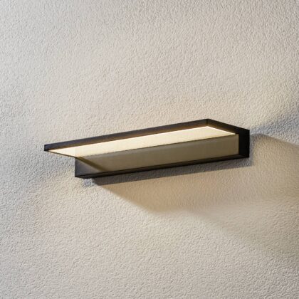 Levné svítidlo od značky Serien Lighting černá hliník/sklo