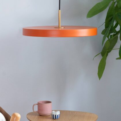 Levné svítidlo od značky UMAGE oranžová ocel/hliník/plast/textil