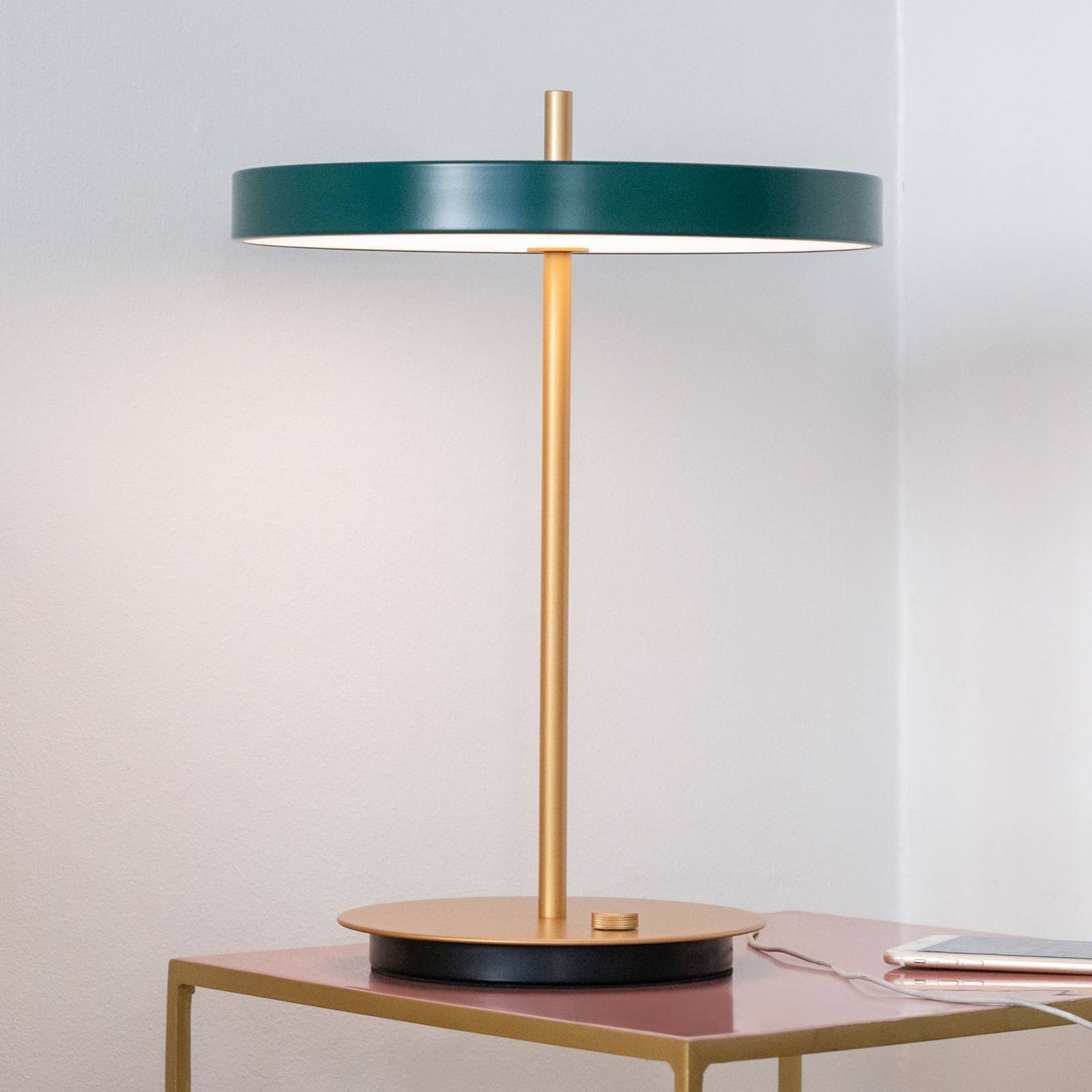 Levné světlo UMAGE LED stolní lampa Asteria table USB zelená Levné svítidlo od značky UMAGE lesní zeleň/zlatá plast/ocel/hliník/akryl