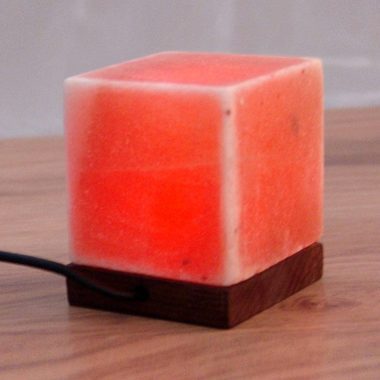 Levné světlo Wagner Life Stolní lampa Kubus s USB přípojkou Levné svítidlo od značky Wagner Life Žlutá / oranžová solný kámen/dřevo