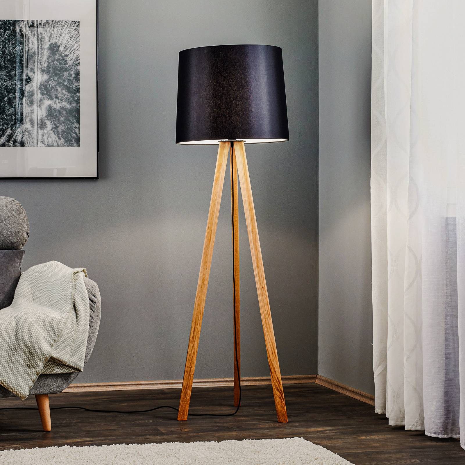 Levné světlo quitani Quitani stojací lampa Alos Levné svítidlo od značky quitani přírodní dub/černá Dřevo/chintz/železo/hliník